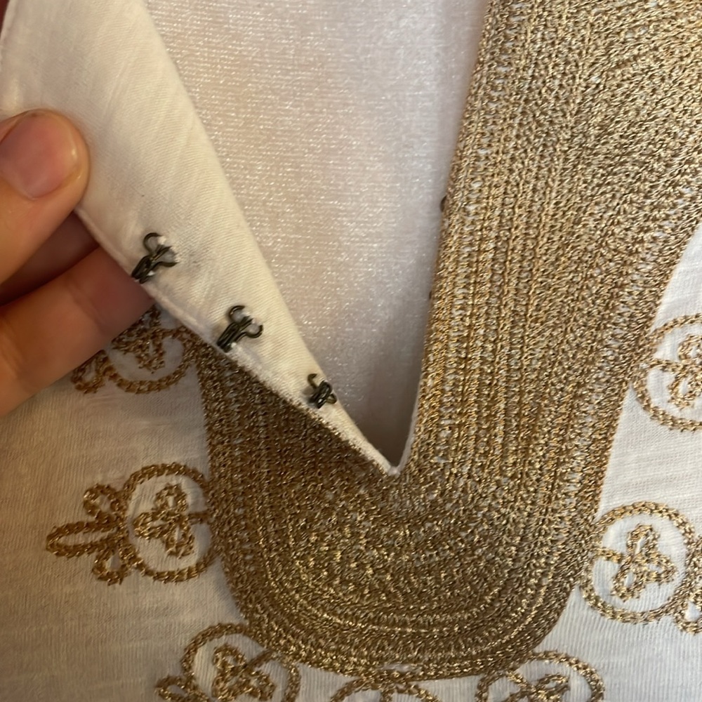 [Coldwater Creek] White/Gold Embroidered Blouse - Size XS (4-6) - Picture 3 of 7